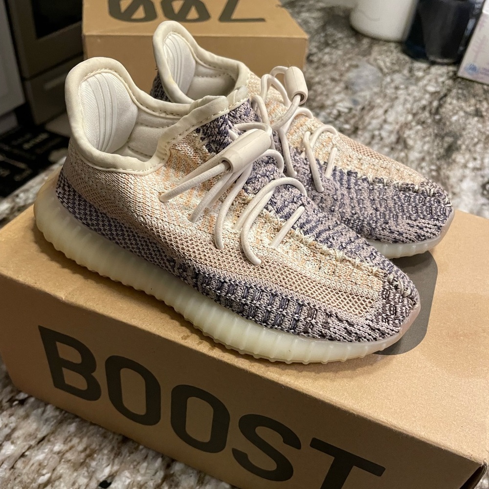 Yeezy 350 ASH PEARL  toddler 10k LIKE NEW